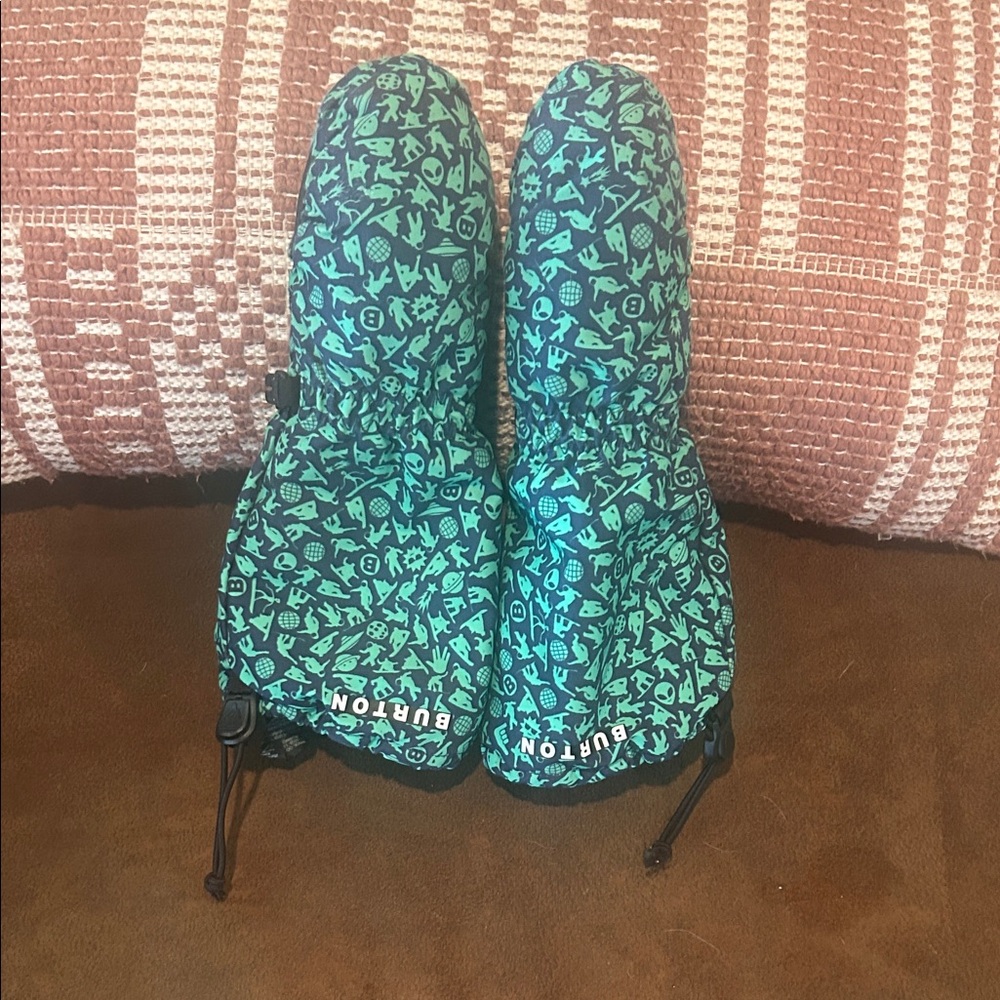 3T/4T Burton Teal and Black Graphic Mittens